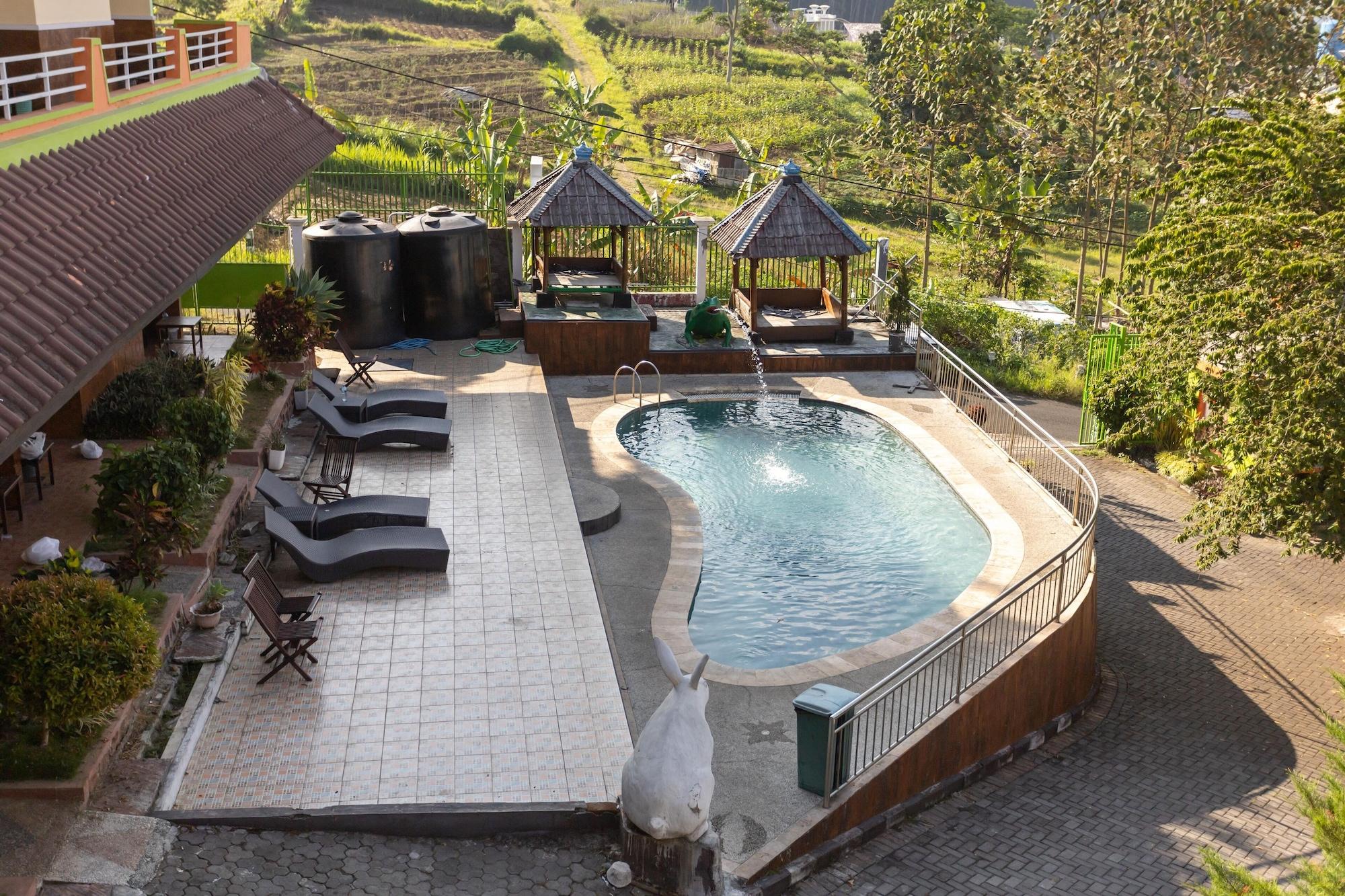 Villa Panderman Indah Batu  Buitenkant foto