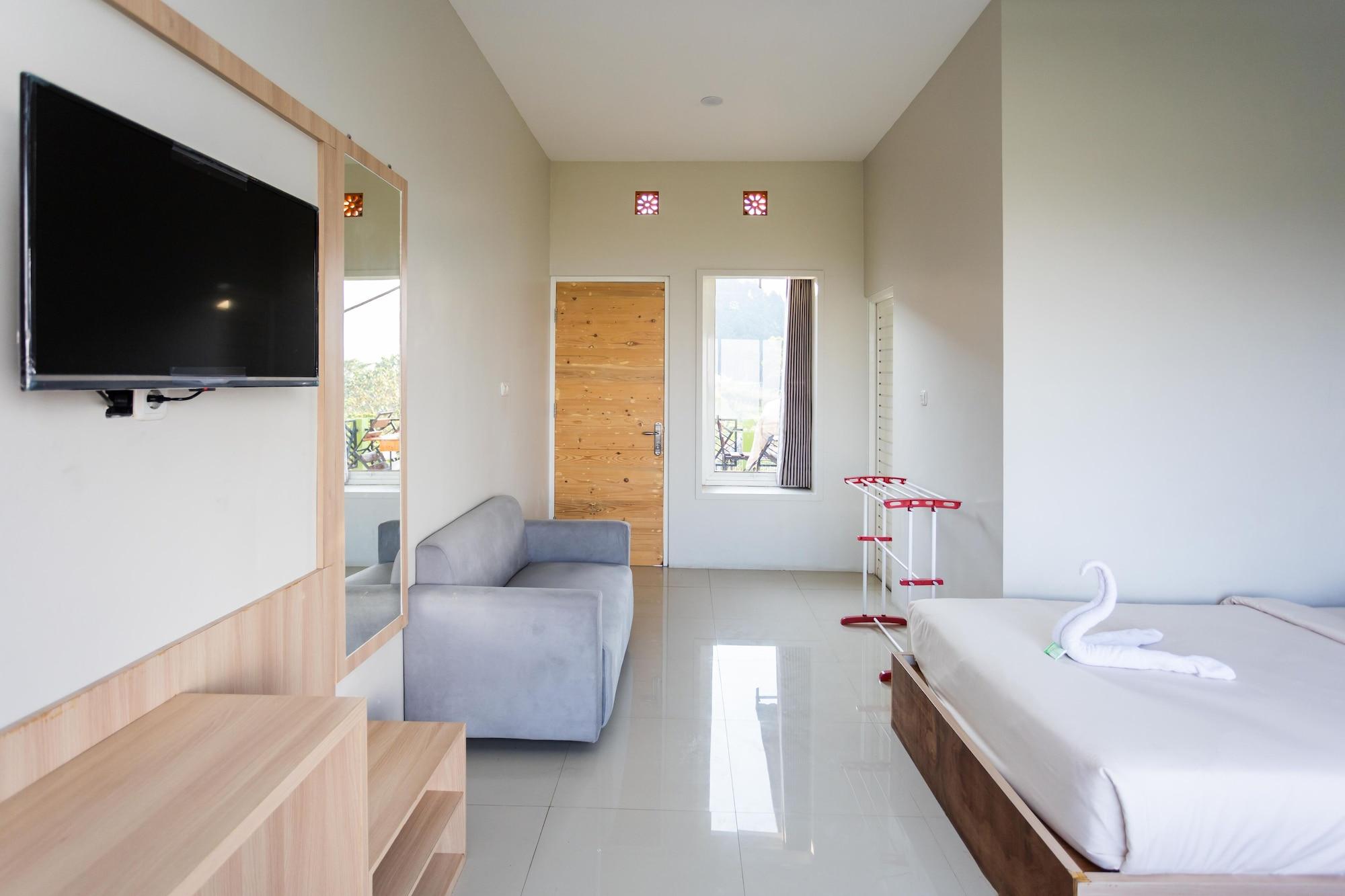 Villa Panderman Indah Batu  Buitenkant foto