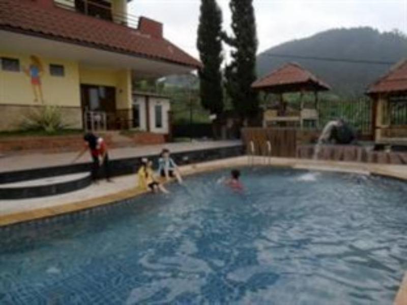Villa Panderman Indah Batu  Buitenkant foto