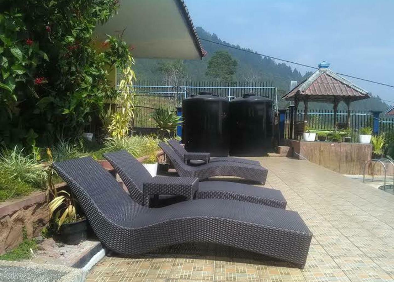 Villa Panderman Indah Batu  Buitenkant foto